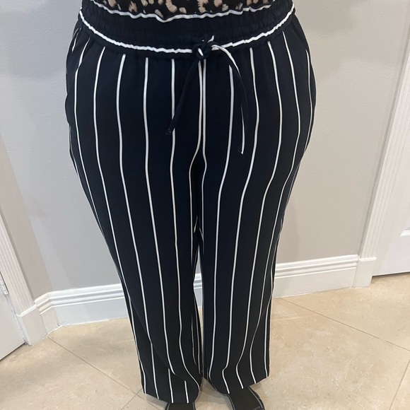 Ann Taylor Factory Women Striped Pant size : Medium . Made in India - Picture 6 of 8